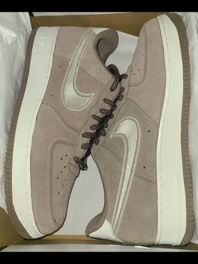 Nike Air Force 1s Men's 8